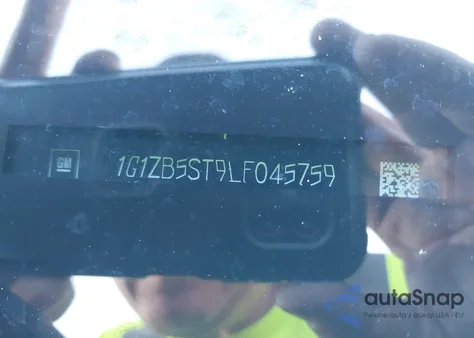 2020 Chevrolet Malibu Fwd Ls z USA, uszkodzony, nr VIN 1G1ZB5ST9LF045759